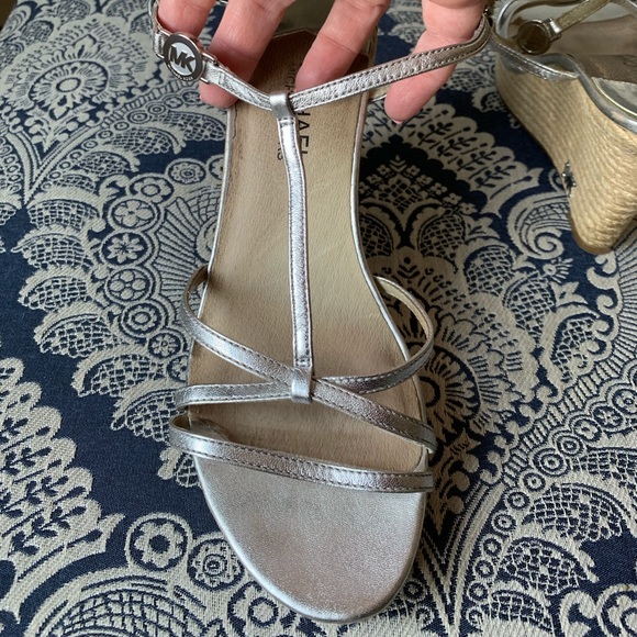 Sandals - Picture 1 of 5